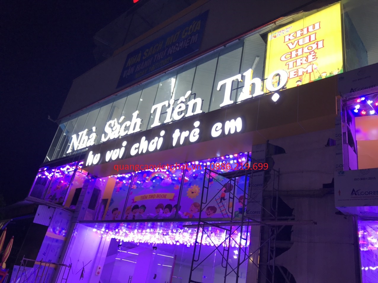 Làm biển nhà sách 