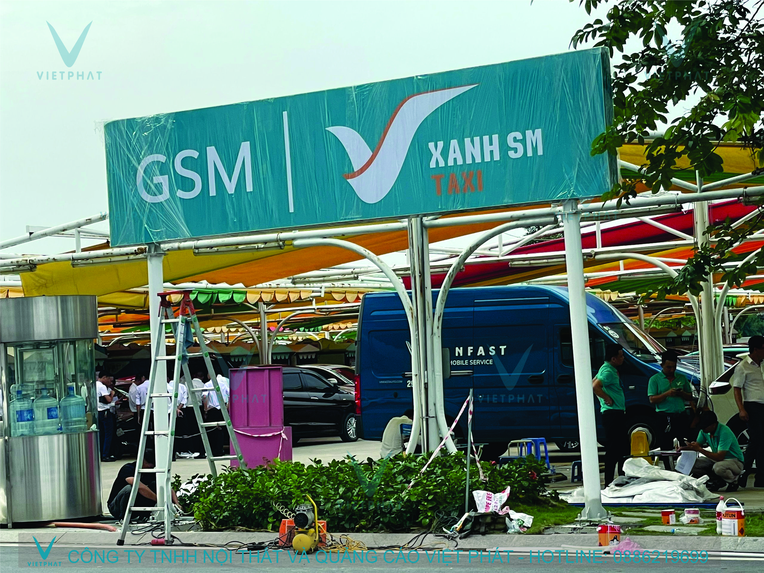 Làm biển quảng cáo hệ thống taxi VinFast tại Hà Nội 
